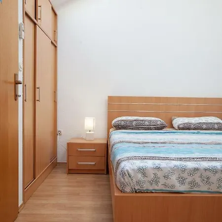 Kiwi Anna Apartment Makarska