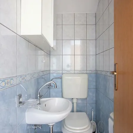 Kiwi Anna Apartment Makarska